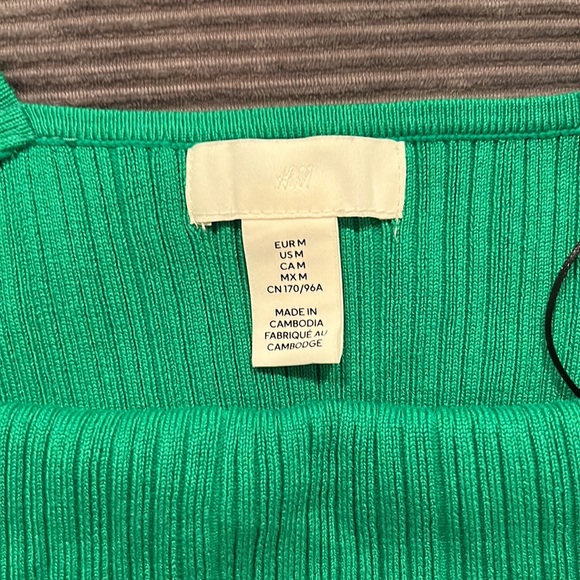 H&M Ribbed Green Crop Top - Picture 2 of 2